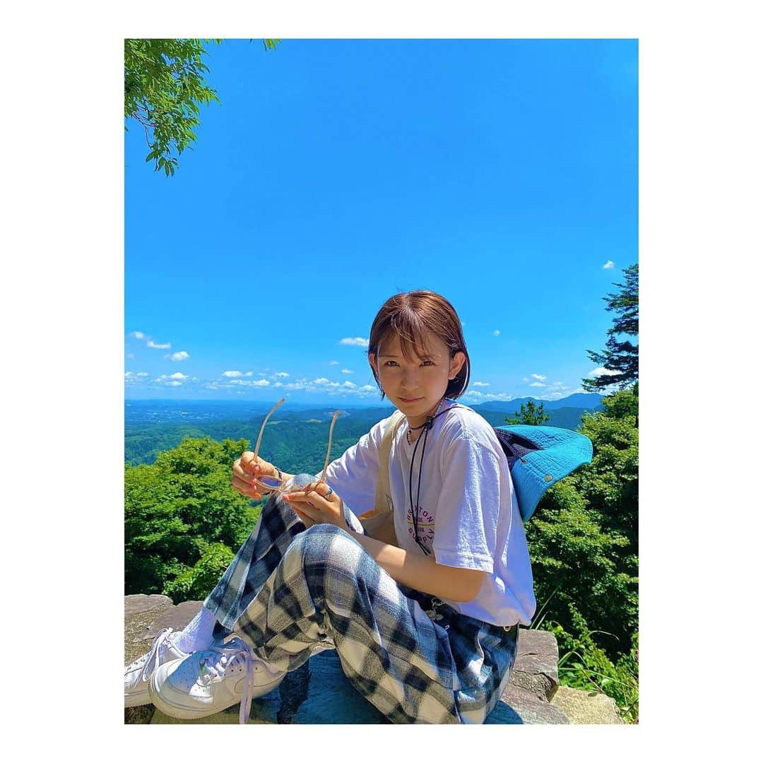 桃果さんのインスタグラム写真 - (桃果Instagram)「⛰ 先日、自然のパワーを貰いに 高尾山登ってきたよ！！  自然って本当に癒されるし 元気になる！😚  最近はね、定期的に 緑のある所に行ってるんだ🌳  #高尾山」8月7日 15時49分 - momoka_825_