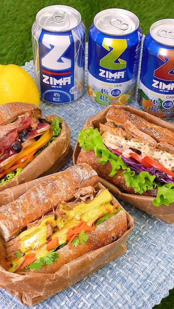 ZIMAのインスタグラム：「DELISH KITCHENさんが、ZIMA新フレーバーと相性バッチリな「プルドポークサンド」のチェアリングレシピを考えてくれました✨ フレーバーに合わせたソースが決め手のレシピは動画でCHECK👀 ⁡ そしてただいまZIMAでは、DELISH KITCHENとコラボして 「レシピを投稿して応募」と「ZIMAを買って応募」の2大キャンペーンを実施中‼ ⁡ ZIMAの新フレーバーやここでしかGETできないオリジナルグッズが当たるチャンスです！ ⁡ キャンペーンの詳細はリニューアルした公式サイトから！ ぜひご応募ください🎁 ⁡ #ZIMA #ジーマ #Zimatch #ジーマッチ #ジーマレモンライム #ジーマオレンジカシス #新フレーバー #お酒 #お酒好き #キャンプ #ソロキャン #庭キャンプ #ベランピング #バーベキュー #BBQ #チェアリング #レシピ #料理レシピ #プレゼント #プレゼントキャンペーン #キャンペーン #キャンペーン実施中 #プレゼント企画 #インスタキャンペーン #新商品 #リニューアル #デリッシュキッチン #DELISHKITCHEN #プルドポークサンド」