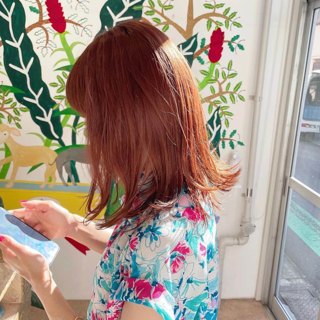 Sakuさんのインスタグラム写真 - (SakuInstagram)「カラー注入っっ🍊🍒 日陰と日向で色が変わるのも楽しい〜。 @scarlet.hair.food  @nozomijo  いつもありがとうございます💎」8月7日 8時40分 - somewhere_saku