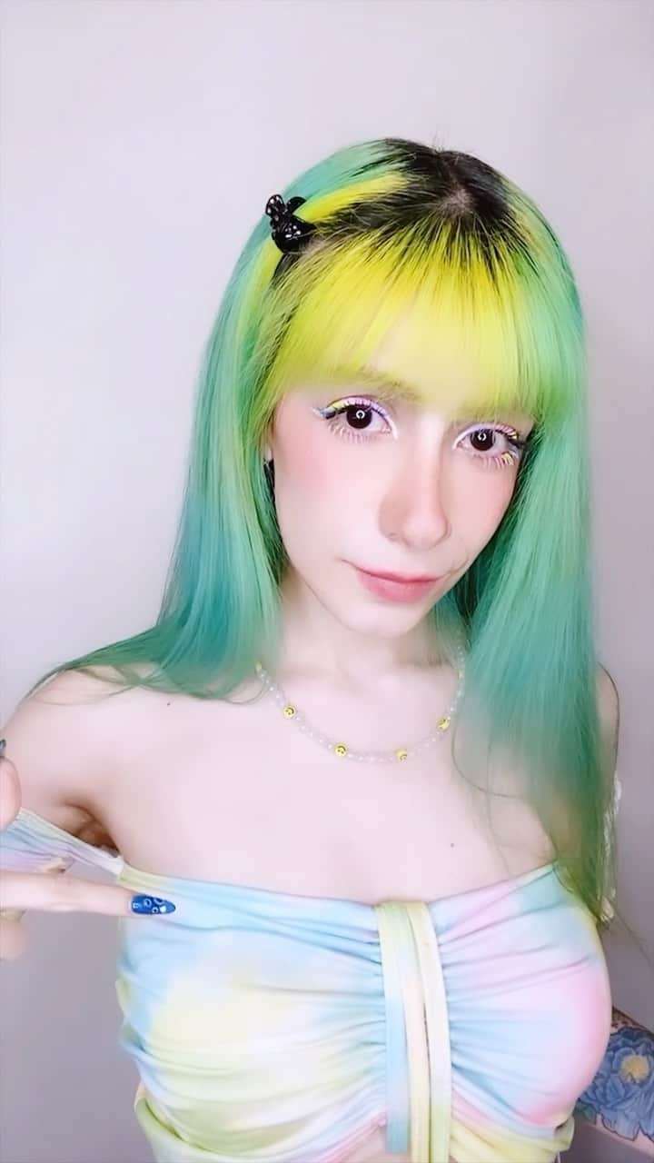 ミランダ・イバネスのインスタグラム：「YUKI de @popmartglobal @langstudio ☺️💝✨#popmart #popmartglobal and #yukievolutionchallenge #unboxing #parati」