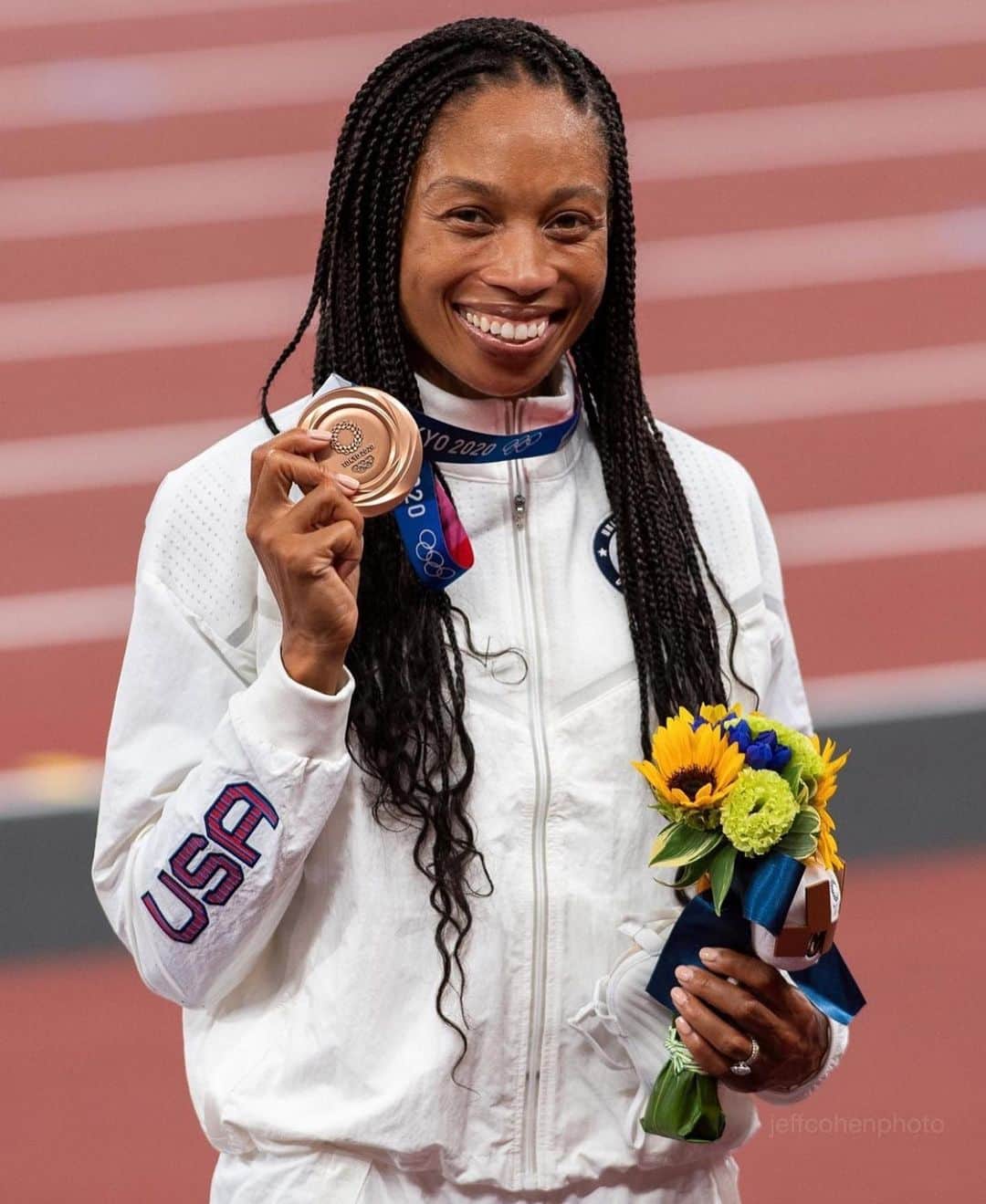 アリソン・フェリックスのインスタグラム：「10 Olympic Medals!!  • I think this one is my favorite medal because of the journey it represents. You all have been on this journey with me and you’ve seen some of the challenges. Sitting in the NICU listening to Cammy’s monitors beeping as she stopped breathing again and I thought we might lose our daughter again. The days with no sponsor when there were so many voices of doubt telling me to just retire. There were days that I never thought I’d be able to get back into race shape ever again. These are some of my struggles, but I know you’ve been going through your own, but look at us still smiling!! Thank you for your support, I do this for you. Keep Going!!」