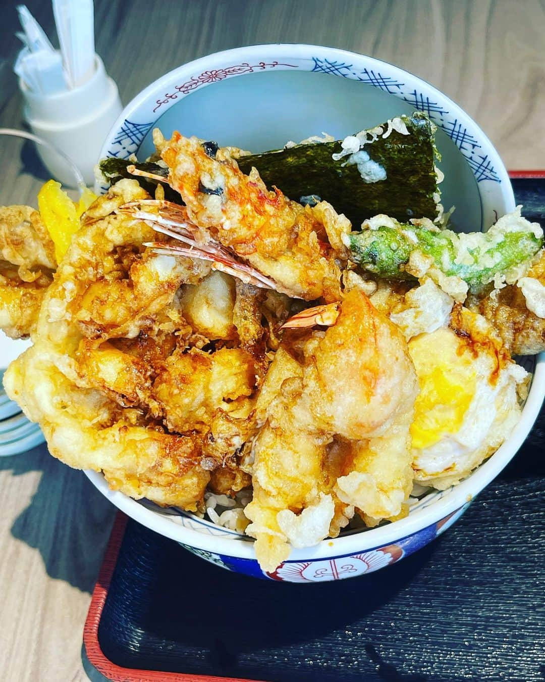 江口拓也さんのインスタグラム写真 - (江口拓也Instagram)「昨日元気出すために食べた天丼見て✊  #天丼　#江戸前」8月7日 14時26分 - takuyaeguchi81