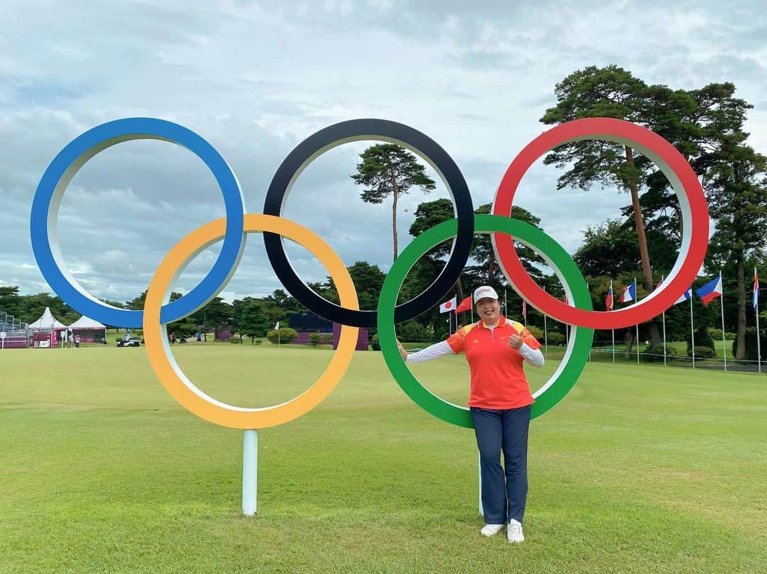 フォン・シャンシャンのインスタグラム：「My 2nd Olympics trip comes to an end…huge congrats to all the medal winners 👏so well deserved! And congrats to all competitors as well I think we just show how great and exciting the women’s game can be and it’s no less than any of the men’s game……I’m very happy with my 8th finish…no regret at all…I know I PLAYED LIKE A CHAMPION! Thank you @olympics ❤️ #olympicsgolf #lpga」