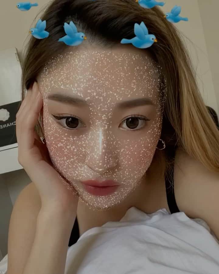 celia_azumaのインスタグラム：「💫🙃👋🏻」