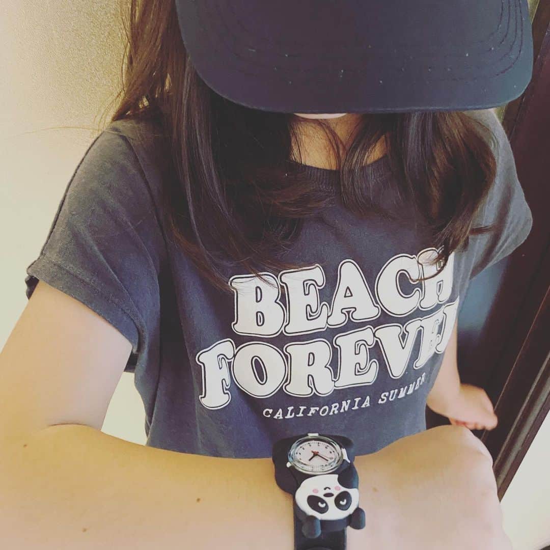 畑野ひろ子のインスタグラム：「@flyingtigerjp で、お小遣いで買ったパンダの時計🐼」