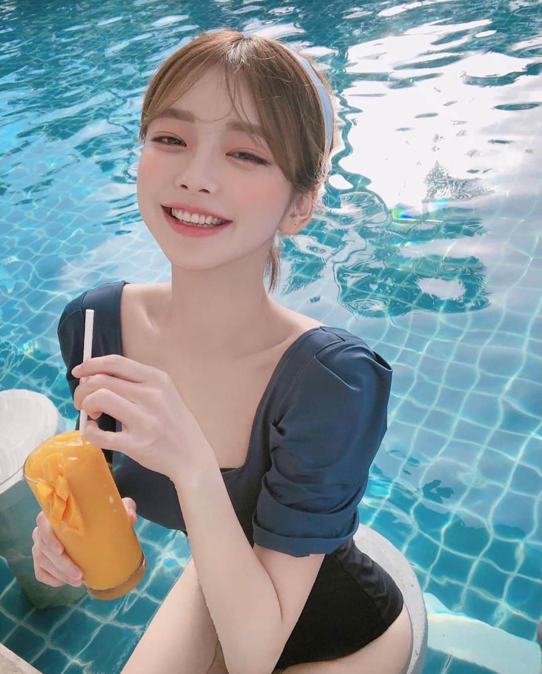 星來のインスタグラム：「国宝級美女 降臨。 #国宝級 #美女 #プール #水着 #セクシー #外国人 #いいね返し #インスタ映え #instagood #instalike #f4f #l4l #likeforlikes #likeforfollow #いいねした人全員フォローする #お洒落さんと繋がりたい #美男美女と繋がりたい」