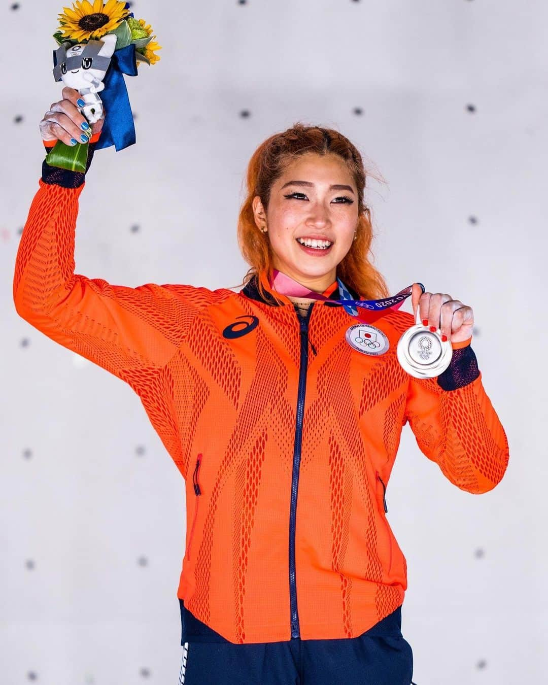 野中生萌さんのインスタグラム写真 - (野中生萌Instagram)「It was the most overwhelming, insane, surreal thing I’ve ever experienced. I feel extremely honored to be a part of the first medalist of sport climbing in the Olympic!!   やりました！！スポーツクライミング初のメダリスト！！！！！！！ Photo by @gajdaphotography」8月7日 20時59分 - nonaka_miho