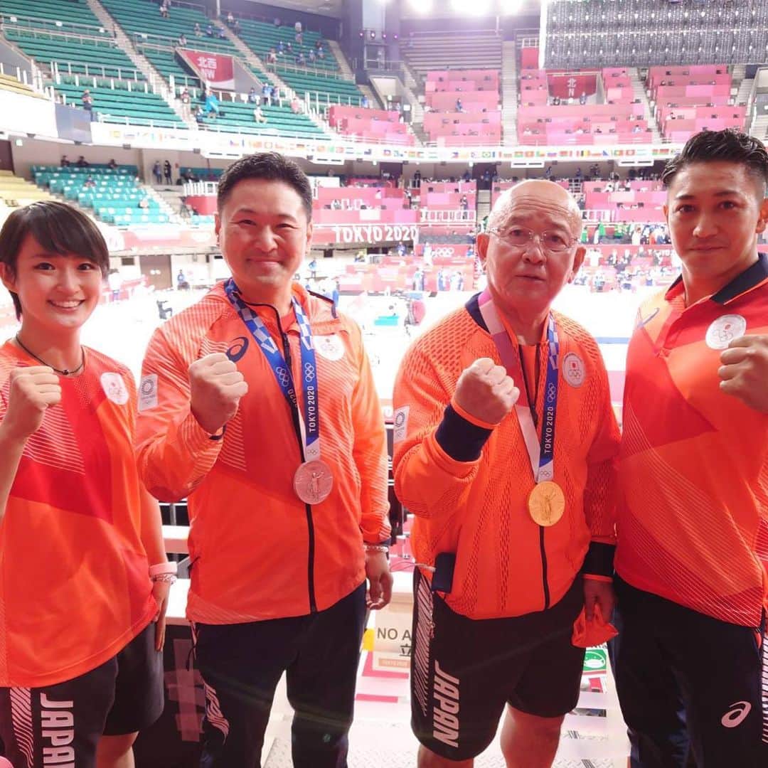 清水希容さんのインスタグラム写真 - (清水希容Instagram)「オリンピックを開催して頂きこの舞台に、立たせて頂けた事。 どんな時も支えて来て下さった方達に感謝しています。貴重な経験ができました。  東京五輪で、優勝する為にどんな時も頑張って来ました。  私の目標だった、 古川先生にこの舞台で金メダルをかけること。 日の丸を1番高いところに掲げること。 喜友名先輩と一緒に優勝すること。  実現させたかったです。  次のオリンピックがないからこそ、絶対に成し遂げたかった。  ですが、東京五輪に空手種目が追加されてからの5年間の思いを、形に込めて演武する事が出来たと思います。  1人でも多くの人に、空手の魅力が伝わっていたら嬉しく思います。  この大会に関わる、監督、コーチ、スタッフ、関係者やボランティアの皆様、そしてその後ろで支えて下さる家族の皆様や沢山の方達のおかげで、私はこの東京五輪という舞台にチャレンジすることができました。  本当に本当にありがとうございました。  世界は取り返しに行きます。 また応援よろしくお願い致します。  清水希容  It’s really thankful which I can standing my first time Olympic Games.  I’m really appreciated Whenever help me, supports me a lot.  I never forget this awesome experience.   At any time I did everything for I will be gold medallist.   My goal is to be a champion with Ryo Kiyuna.  And gives gold medal for my coach sensei Furukawa. It’s special. It was now or never.   Next Olympic has not KARATE.  That’s why I must need to reach to the goal.  But i couldn’t … I think I could do my best kata which what I think in 5 years.   Hope I could show “karate is beautiful, karate is one” to all over the world karate lovers   And I’d like to say thank you for coaches, stuffs, volunteers, and of course family and many friends.  I could challenge for Tokyo2020 because of those people.   It’s really…really appreciated it.  Again big thanks.   ARIGATOU GOZAIMASHITA.  ありがとうございました。  I’ll revenge to be a champion again for sure.  Can’t stop, never stop.   Kiyou Shimizu.  清水　希容  ＃空手#東京五輪#arigato2020#tokyo2020」8月7日 23時16分 - kiyou_1
