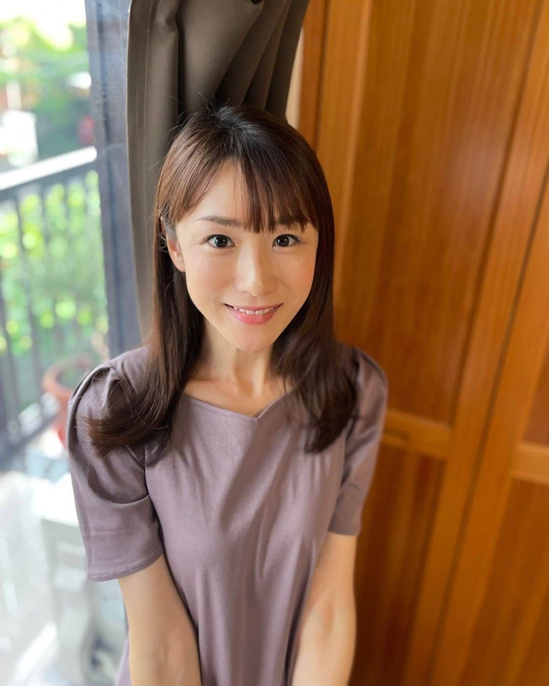 堂真理子さんのインスタグラム写真 - (堂真理子Instagram)「髪が伸びきっていて、、、7センチ程切りました✨それでもこの長さ、、、スッキリ、さっぱり‼️良かったです😊   #髪切りました #ヘアカット #すっきり  #堂真理子 #アナウンサー #テレビ朝日」8月8日 10時18分 - mariko_do