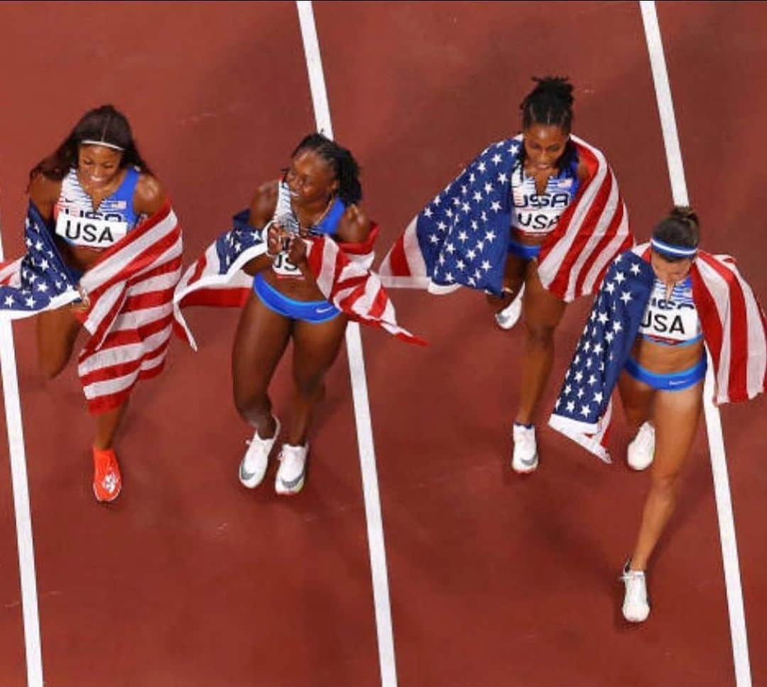 ジェンナ・プランディーニさんのインスタグラム写真 - (ジェンナ・プランディーニInstagram)「Olympic Silver Medalists🥈!! It was so amazing getting the chance to represent the USA with these incredible ladies!!   As far as my other events went… sometimes, no matter how hard we work and how much blood, sweat and tears we pour into our craft, we don’t end up with the results we know we’re capable of. But every set back makes you stronger and fuels the fire to keep working, keep pushing to your limits and beyond.   I am forever grateful for all the love and support I have received. I couldn’t do it without you guys. THANK YOU, THANK YOU, THANK YOU❤️!」8月8日 11時17分 - j_prandini