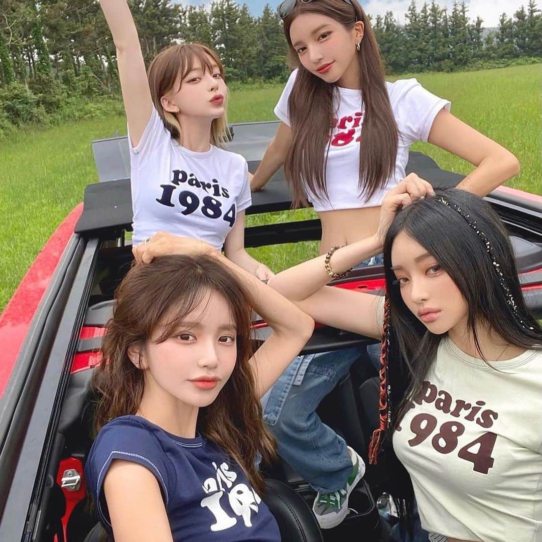 星來さんのインスタグラム写真 - (星來Instagram)「美女4姉妹 降臨。 #美女 #姉妹 #外国人 #美しい #スタイル抜群 #セクシー #いいね返し #インスタ映え #instagood #instalike #f4f #l4l #likeforlikes #likeforfollow #いいねした人全員フォローする #お洒落さんと繋がりたい #美男美女と繋がりたい」8月8日 19時52分 - sxensen