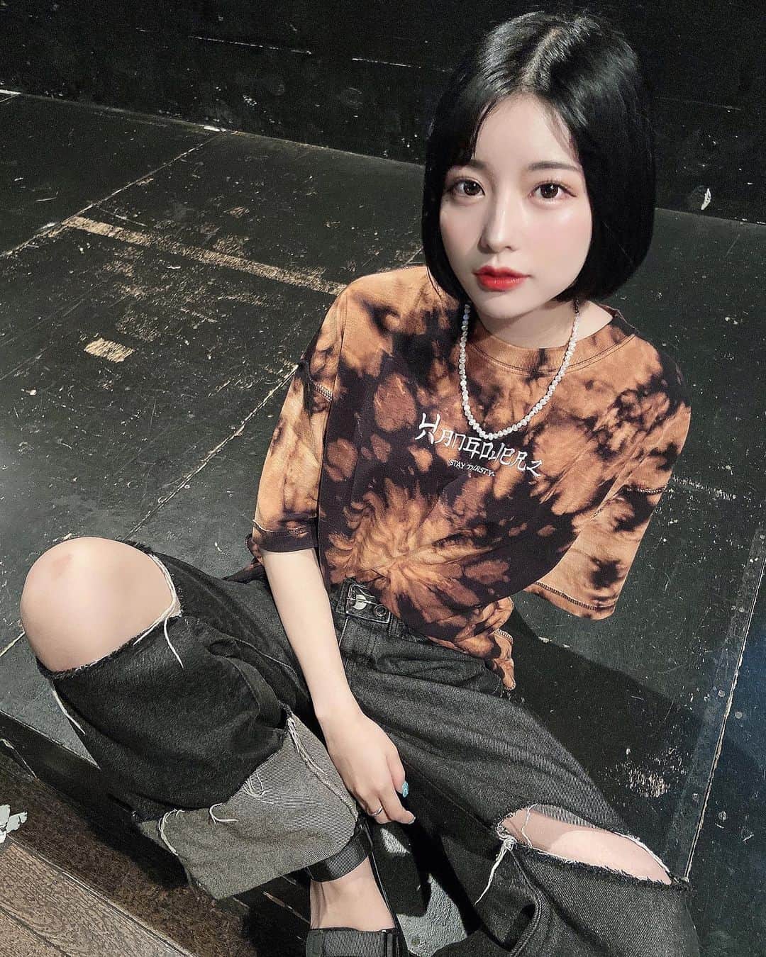 sarimaru(国木田さりまる)のインスタグラム：「二日酔い未経験✌︎☺︎  tops @hangoverz.jp  necklace @weaki_official」