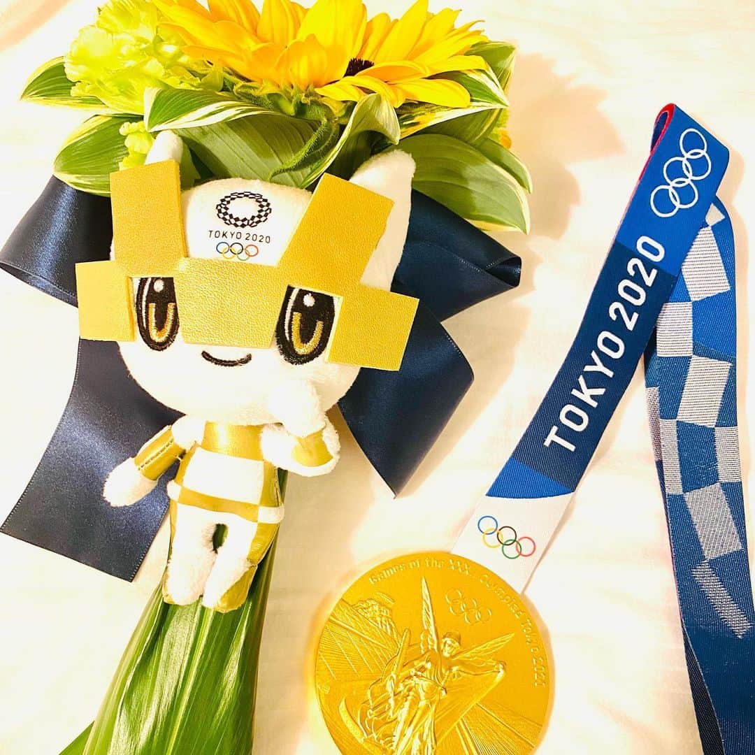 のインスタグラム：「⁡ ⁡ ⁡ 東京オリンピックで金メダルを獲得する事が出来ました🥇✨ また、沢山の方々のサポートのおかげで「東京オリンピックで金メダルを獲る」という夢を叶える事が出来ました🌈✨ 本当にありがとうございました😌✨ お祝いの言葉やメッセージも沢山ありがとうございます😊✨ 凄く嬉しかったです☺️✨ また新たな夢に向かって頑張ります🔥 ・ ・ #tokyo2020 #wrestling #東京オリンピック #幕張メッセ」