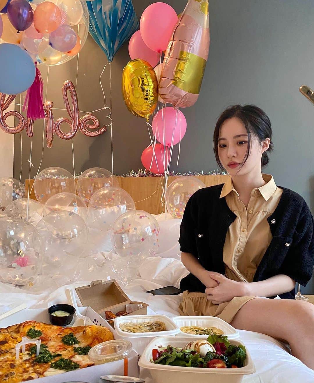 ぺ・ユンギョンさんのインスタグラム写真 - (ぺ・ユンギョンInstagram)「Bridal shower for dear CH 🎂👰🏻‍♀️❣️  짧은 만남이었지만 우리가 더 신났던 ☺️ 행복해야해🙏🏻」8月8日 16時04分 - _yoonkyoung