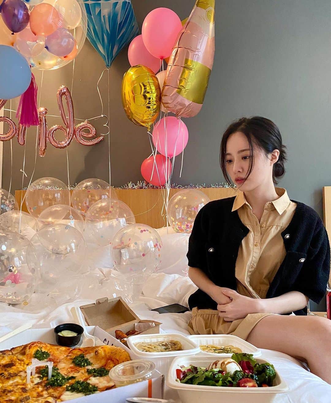 ぺ・ユンギョンさんのインスタグラム写真 - (ぺ・ユンギョンInstagram)「Bridal shower for dear CH 🎂👰🏻‍♀️❣️  짧은 만남이었지만 우리가 더 신났던 ☺️ 행복해야해🙏🏻」8月8日 16時04分 - _yoonkyoung