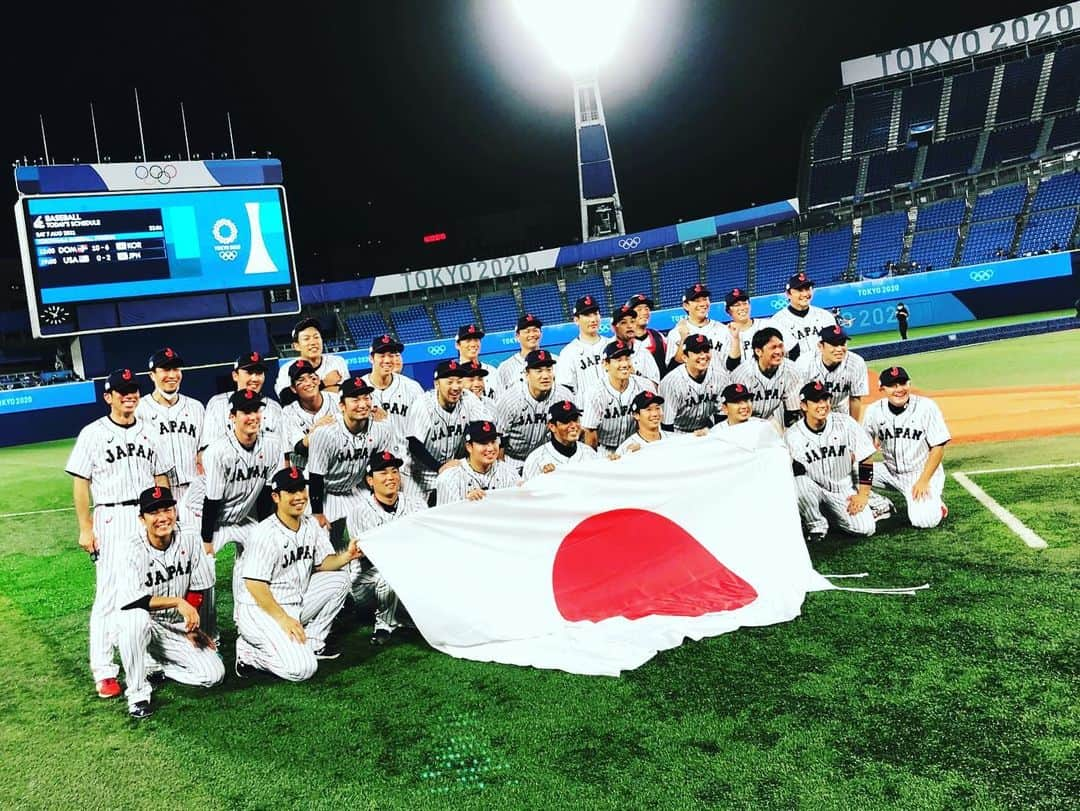 山本由伸さんのインスタグラム写真 - (山本由伸Instagram)「金！🥇 本当に濃い貴重な1ヶ月過ごせました🙇‍♂️ 応援してくださった皆様ありがとうございました！ #全てに感謝　#東京五輪 #2020 #オリンピック」8月8日 16時38分 - yoshinobu__yamamoto