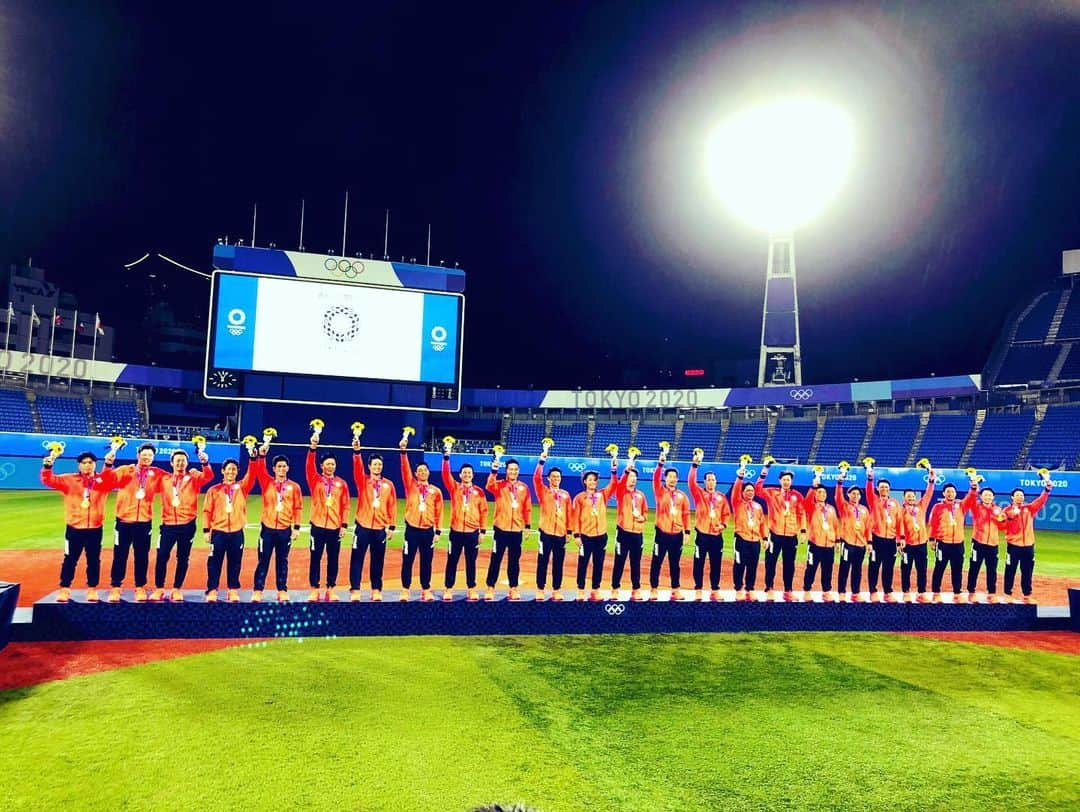山本由伸さんのインスタグラム写真 - (山本由伸Instagram)「金！🥇 本当に濃い貴重な1ヶ月過ごせました🙇‍♂️ 応援してくださった皆様ありがとうございました！ #全てに感謝　#東京五輪 #2020 #オリンピック」8月8日 16時38分 - yoshinobu__yamamoto