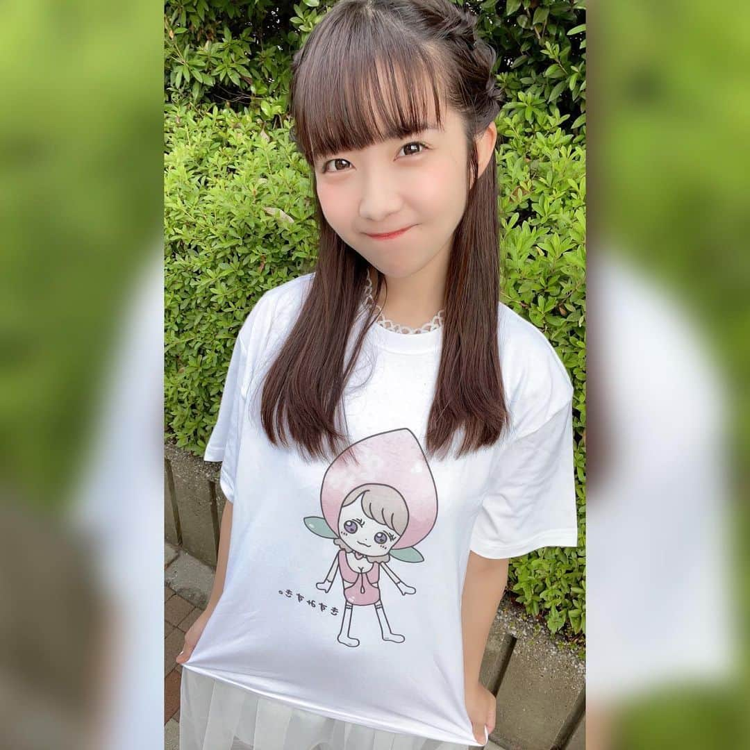 天羽希純さんのインスタグラム写真 - (天羽希純Instagram)「生誕T締切、明日12:00‼️  みてみてー💓生誕T着てみたよ💓  どうかな？？  自分でデザインしたんだけど色味とかもこだわったのでぜひみんなに着て欲しいな💋  生誕限定グッズなのでまだ未チェックの方はぜひ！  URLはインスタのストーリーにのせるね！✨✨  https://ec.2i2.jp/items/49798869  #誕生日 #コスプレ #cosplay  #japanesegirl #可愛い女の子 #グラビア #gravure #グラドル #アイドル #Japaneseidol #撮影会 #撮影会モデル #被写体  #フェチ」8月8日 21時31分 - amaukisumi