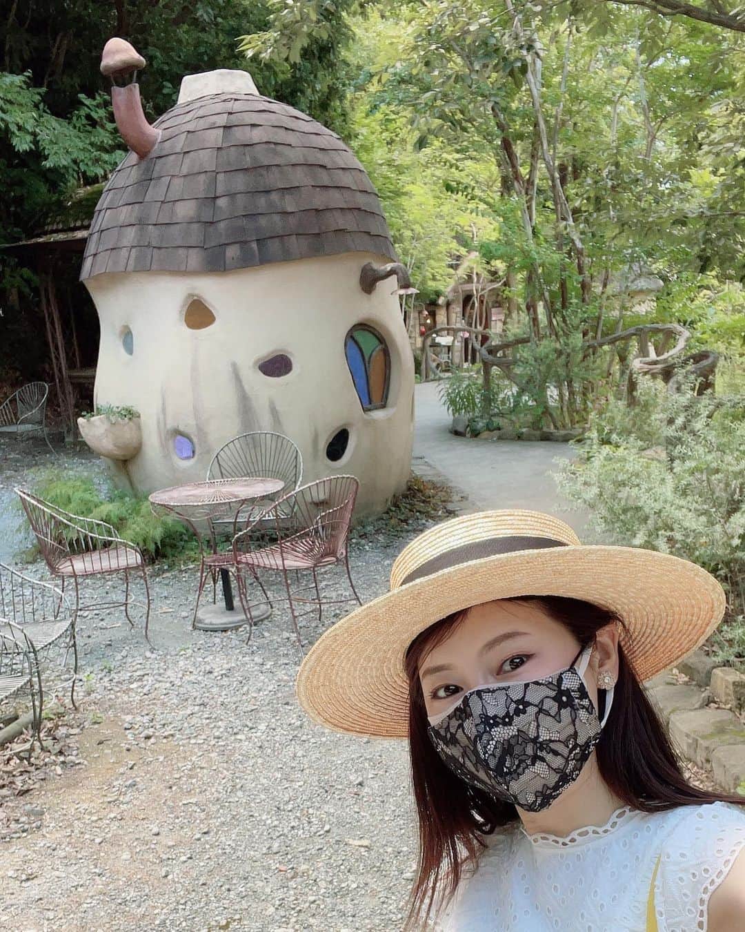 水谷雅子さんのインスタグラム写真 - (水谷雅子Instagram)「先日、静岡県浜名湖にあるぬくもりの森に行って来ました。�🚗🎶 まるで動物の森に出てくるような森ですよ。😃 高い木々に囲まれた可愛らしい雑貨店、カフェ、アロマショップなどがぽつんぽつんと点在しています。🏡 緑たっぷりのマイナスイオンで心もからだも癒されました。☺️💕 #ぬくもりの森 #メルヘン#可愛い森#おとぎの国 #動物の森#癒されました #水谷雅子#水谷雅子beautybook50の私」8月8日 21時57分 - mizutanimasako