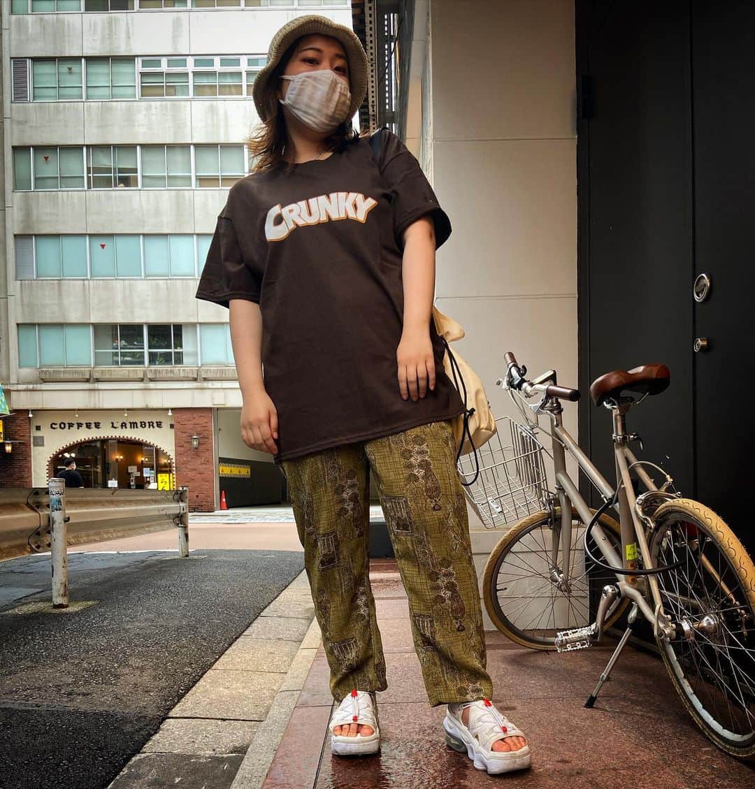 山井祥子さんのインスタグラム写真 - (山井祥子Instagram)「クランキーのTシャツ買ったんだ！チョコ色かわいい！！ #エレガント人生 #夏」8月8日 22時08分 - shoko_yamai