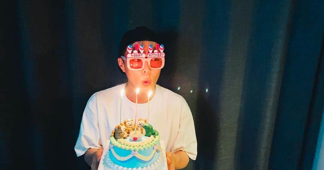 チャン・ギヨンのインスタグラム：「. 2021.08.07🎂  축하해 주신 모든 분들 진심으로 감사드립니다. 많이 사랑합니다😭 모두 늘 건강하고 좋은 일 행복한 일만 가득하길..❤️」