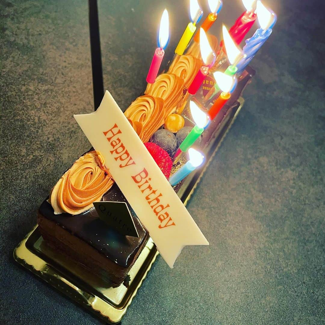 藤岡裕大さんのインスタグラム写真 - (藤岡裕大Instagram)「28歳の誕生日多くの人からお祝いメッセージをもらいました！ ありがとうございました！ これからもファンの方、家族のために後半戦も頑張りますので応援お願いします！ ♯28歳誕生日 ♯happy birthday ♯感謝 ♯良い1年になりますように」8月8日 22時25分 - yuda1.0808