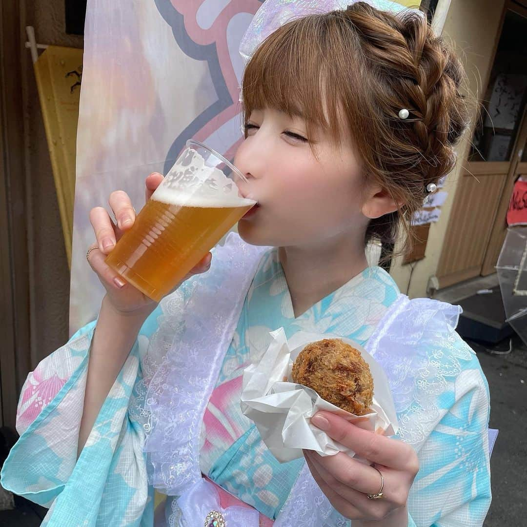 もえのあずきさんのインスタグラム写真 - (もえのあずきInstagram)「浴衣で食べ歩きデートしてくれへん？💓🥰✨  #浴衣女子 #浴衣ヘアアレンジ #浴衣コーデ #浴衣デート #チーズメンチカツ#チーズメンチ#もえあず#大食い#エラバレシ#ビール女子 #ビール部 #食べ歩きデート #食べ歩きグルメ #浅草グルメ #浅草食べ歩き#かき氷#かき氷巡り」8月8日 22時27分 - moeazukitty