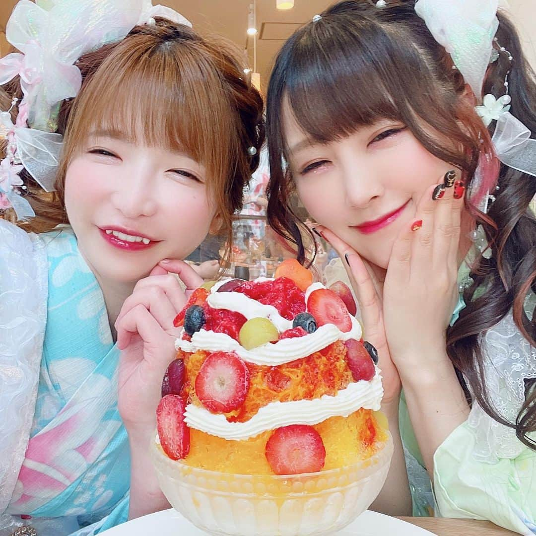 もえのあずきさんのインスタグラム写真 - (もえのあずきInstagram)「浴衣で食べ歩きデートしてくれへん？💓🥰✨  #浴衣女子 #浴衣ヘアアレンジ #浴衣コーデ #浴衣デート #チーズメンチカツ#チーズメンチ#もえあず#大食い#エラバレシ#ビール女子 #ビール部 #食べ歩きデート #食べ歩きグルメ #浅草グルメ #浅草食べ歩き#かき氷#かき氷巡り」8月8日 22時27分 - moeazukitty