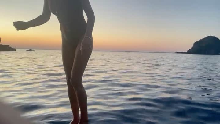 のインスタグラム：「Tom Daley scansate 😂 . . . #vorreiringraziaretuttelepersonechehannocredutoinme」