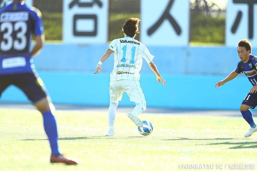 楠神順平さんのインスタグラム写真 - (楠神順平Instagram)「今日でリーグ戦がひと段落して中断期間に入りました。  去年の８月に前十字靭帯を断裂して、もう一度サッカーが出来る気なんて全くしなかった右足は、たくさんの人の応援とサポートのおかげでまた楽しくサッカー出来ています。 本当にありがとうございます。  ちょっと休憩してまた昇格へ向けての厳しい連戦に入るので、南葛SCを少しでも気にかけてくれたら嬉しいです。  これからもよろしくお願いします！！  #南葛SC」8月9日 0時33分 - jumpeikusukami