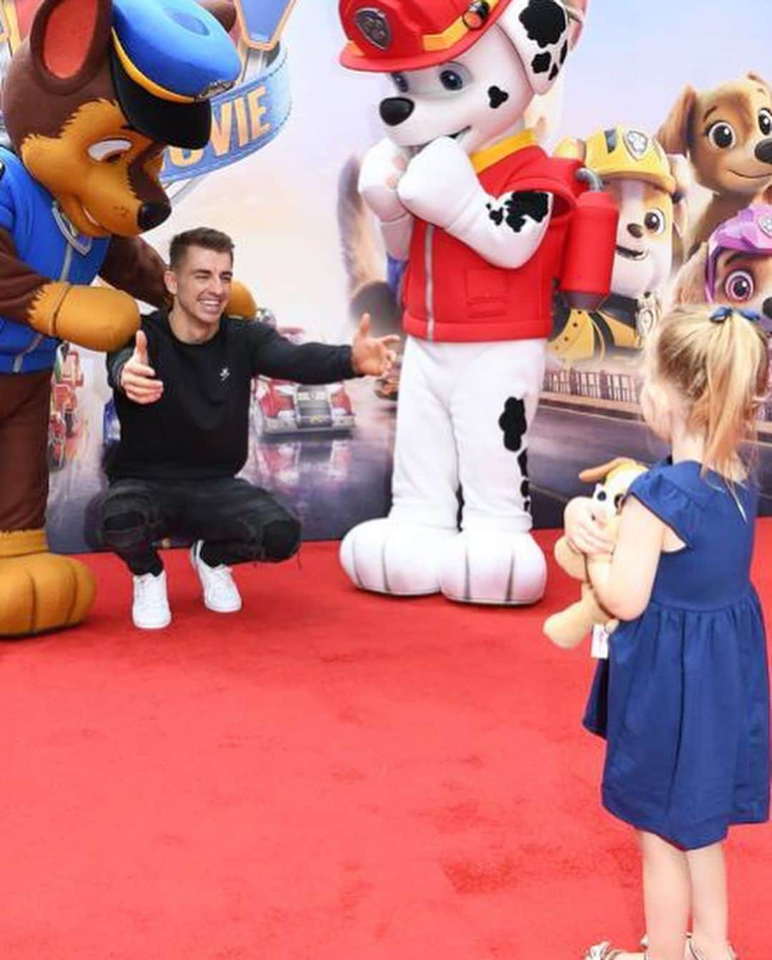 マックス・ウィットロックさんのインスタグラム写真 - (マックス・ウィットロックInstagram)「Not sure who enjoyed it more lol 😂! @pawpatrolmovie premier 👏 #pawpatrolthemovie . @pawpatrol @leah.whitlock」8月9日 3時06分 - maxwhitlock