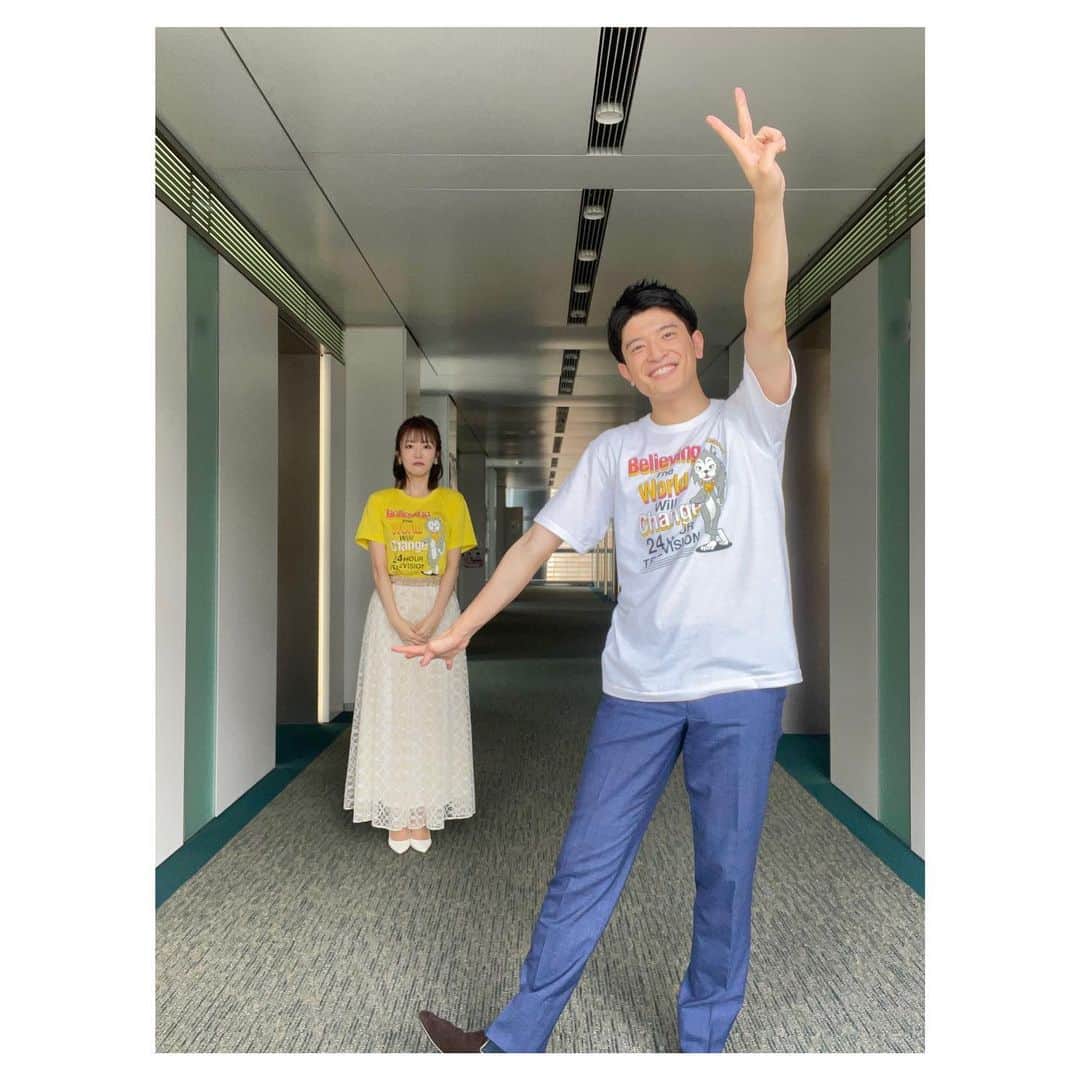 篠原光さんのインスタグラム写真 - (篠原光Instagram)「. 今週から24時間テレビチャリTシャツを着ています！  #テンションの差 #直前まで笑顔でポーズしてたのに #びっくりするほど真顔 #真顔？ #むしろ怒ってない？ #コントラストで前が浮かれすぎ  #デザインが #レゴシみたいでかわいい」8月9日 15時07分 - ko_shinohara