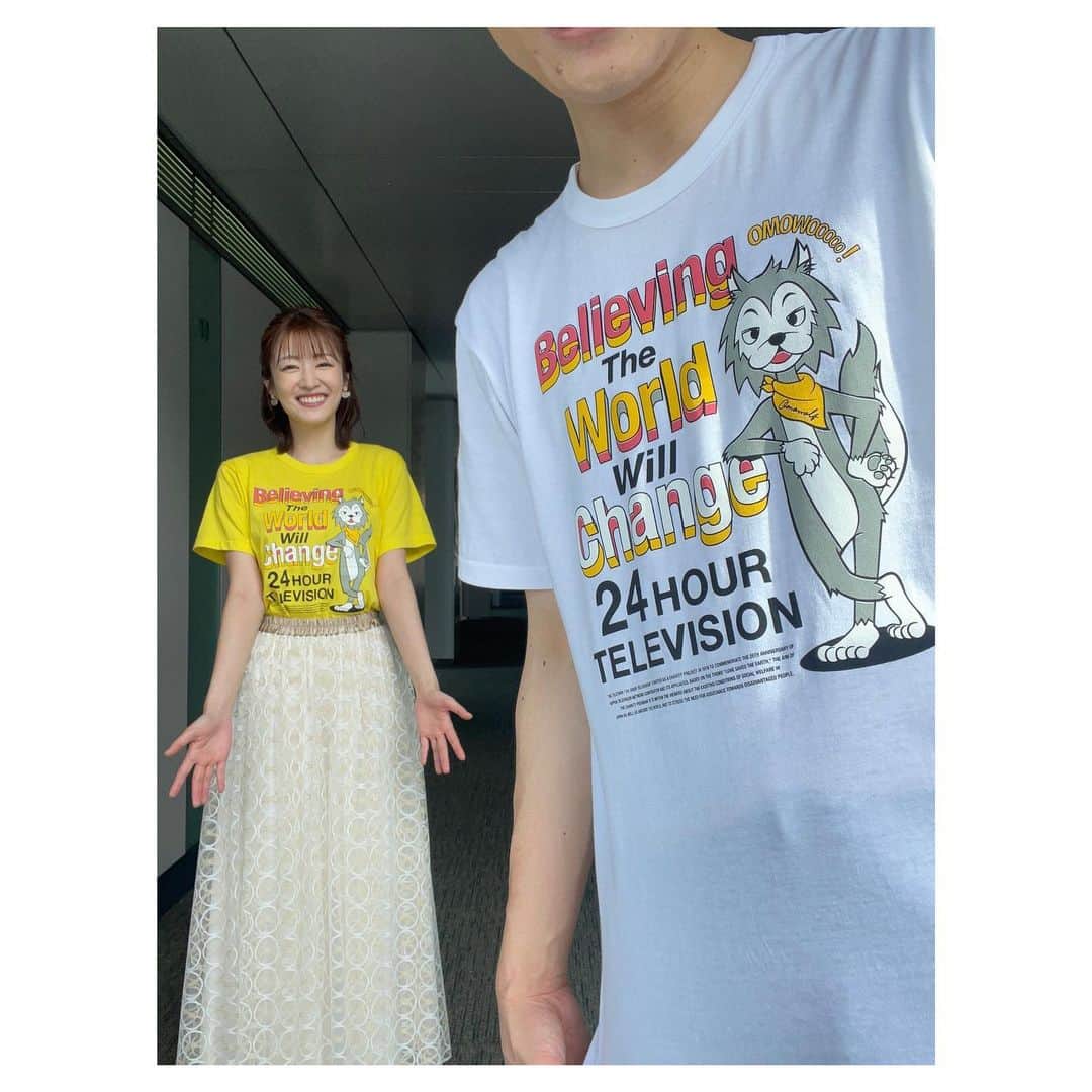 篠原光さんのインスタグラム写真 - (篠原光Instagram)「. 今週から24時間テレビチャリTシャツを着ています！  #テンションの差 #直前まで笑顔でポーズしてたのに #びっくりするほど真顔 #真顔？ #むしろ怒ってない？ #コントラストで前が浮かれすぎ  #デザインが #レゴシみたいでかわいい」8月9日 15時07分 - ko_shinohara
