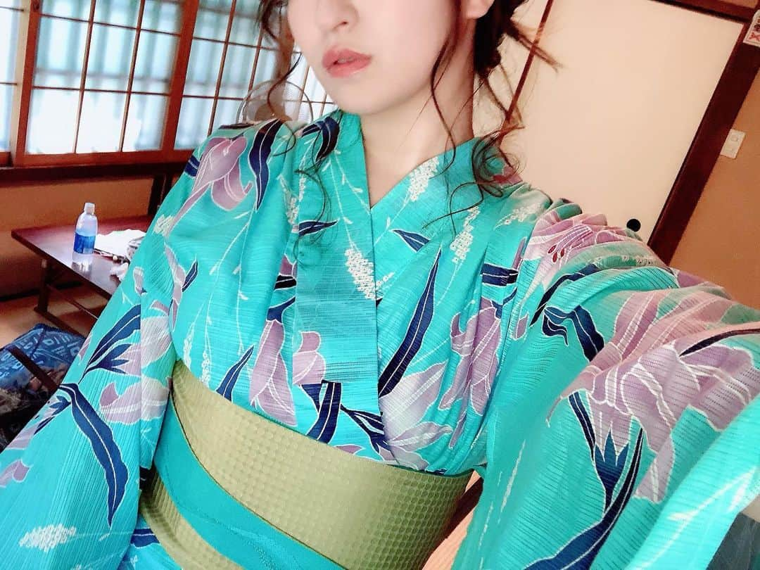 柴咲マナさんのインスタグラム写真 - (柴咲マナInstagram)「. 浴衣🍉 . . .  #👘 #浴衣 #和  #和装 #夏 #日本の夏 #ポートレート #写真好きな人と繋がりたい  #ゲーム #ゲーム女子 #eスポーツ #kimono #yukata #japan #japanesegirl #portrait #selfie #smile #twitch #stremer #twitchstreamer  #gamergirl #game #esports」8月9日 9時44分 - mana_shibasaki