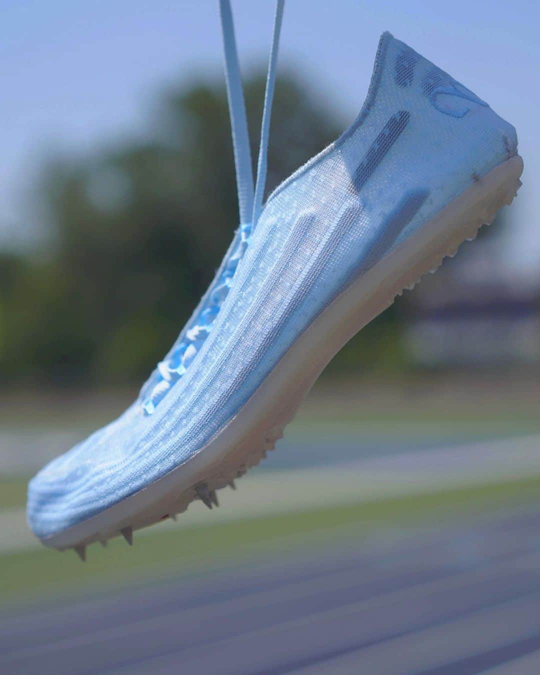 アリソン・フェリックスのインスタグラム：「Saysh Spike 0.07 • @bysaysh team we did it in OUR own shoe!!! History Made!! We launched a company and went out there and won an Olympic Gold medal!! An athlete owned, female owned, minority owned brand competed on the highest stage!! All I can say is keep going! Thank you for believing in the vision that @pwesley22 and I set. We could not have done this without each member of this team, but an extra shoutout to @nataliecandrian @tiffanybeers Larry Eisenbach, and the guru himself Mike Friton. • We competed in the Olympics in our own brand!!!!! 🌊 🌊 🌊  • Oh and we’re auctioning a physical race worn spike as well as a 1 of 1 piece of digital art with all proceeds being donated to the Power of She Fund. Check out more @bysaysh」