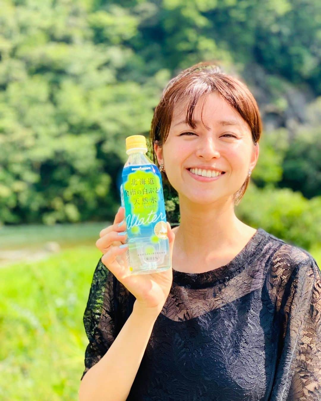 鈴木ちなみさんのインスタグラム写真 - (鈴木ちなみInstagram)「🍇🌿✨  スッキリとした甘さで 大人子どもまで楽しめる味わい💓 暑い日にはゴクゴク飲んじゃいます🤤  #ポッカサッポロ #tochiとcraft  #北海道 #余市 #白ぶどう天然水」8月9日 10時40分 - chinami_suzuki0926