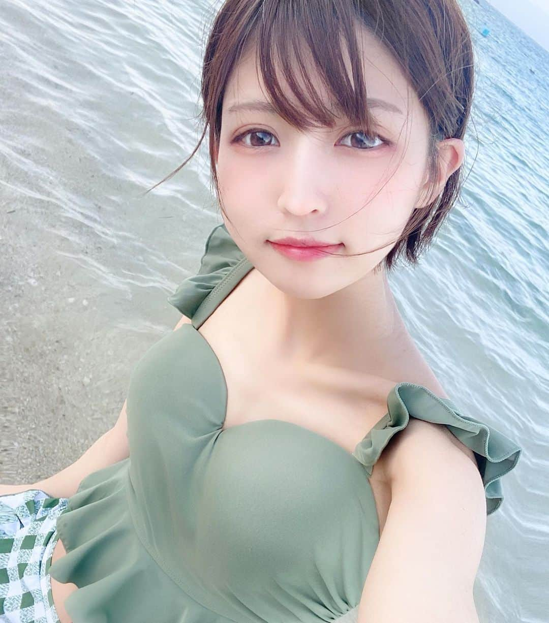 猫田あしゅさんのインスタグラム写真 - (猫田あしゅInstagram)「海🐚 . . #sea #swimwear #selfie #海  #水着  #水着コーデ  #夏  #Summer  #model #cosplayer #モデル  #photography  #code #swimsuit  #swimwearfashion  #水着コーデ  #make #泳装  #수영복  #셀카  #メイク  #ショートヘア  #hairmodel  #salonmodel」8月9日 12時30分 - nekota_ashu