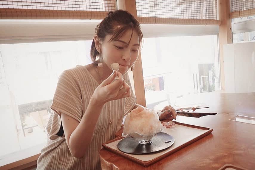 和泉佑三子さんのインスタグラム写真 - (和泉佑三子Instagram)「またしても🍧美味しい カキ氷に出逢ってしまった✨✨ ほどほどに....!  はい🤚  ほどほどにしないと🍧❤️  #胃を冷やしたら機能が低下するから気をつけて‼︎ #温かいお茶と共に食べるのがオススメ #それどーなの(笑) #夏はカラダが冷えがち💦」8月9日 15時53分 - izumisae_official