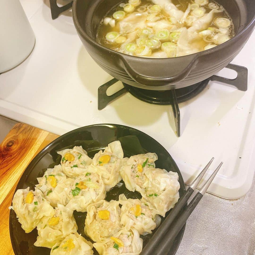 蛇足のインスタグラム：「【川村飯店】しゅうまい&ワンタンスープ」