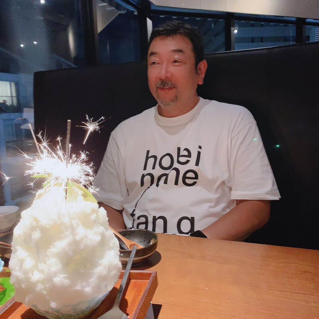 湯浅洋のインスタグラム：「もうお誕生日という歳ではありませんが、本日で59歳になりました。 もう少しだけ頑張ります😊 沢山の方々にお世話になり感謝です。 #お誕生日」