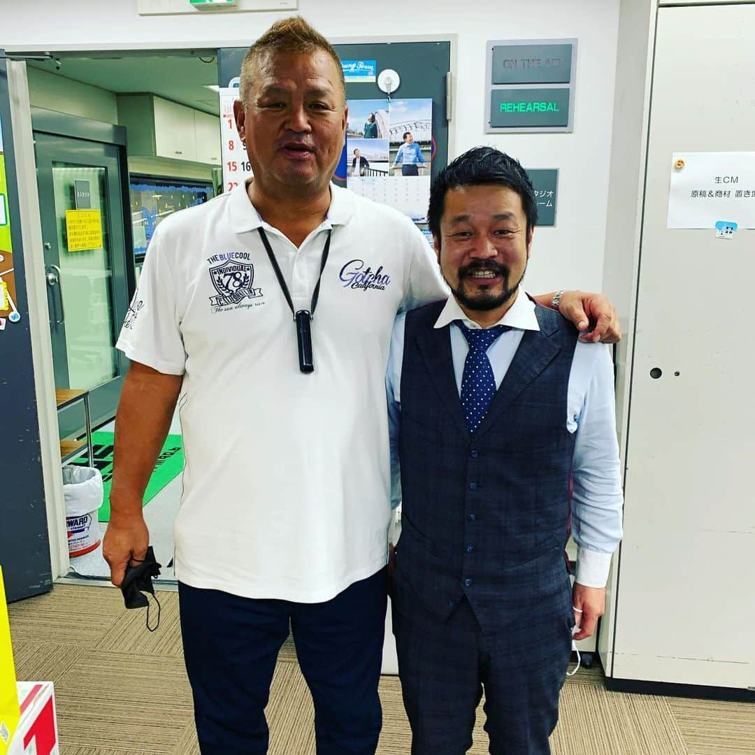 金村義明さんのインスタグラム写真 - (金村義明Instagram)「フルーツファミリー荒山社長🥭 またまた差し入れありがとうございました😊😊 中々手に入らないフルーツタルトにフルーツ沢山！ 感謝🥲🥲🥲 山崎アナウンサー残念！」8月9日 17時55分 - yoshiaki_kanemura