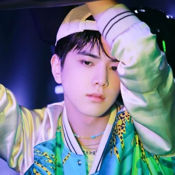 ヨンフンのインスタグラム：「THRILL RIDE MV Behind the Scenes #THEBOYZ #더보이즈 #YOUNGHOON #영훈」