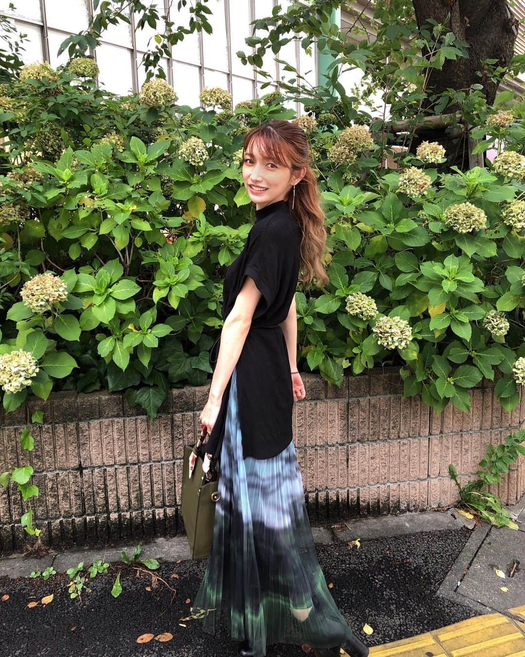 後藤真希さんのインスタグラム写真 - (後藤真希Instagram)「今日のお洋服〜♪ ギルドの撮影でした💕 スタッフ様達とﾊﾟｼｬﾘ📷  #ゴマキのギルド」8月9日 18時44分 - goto_maki923