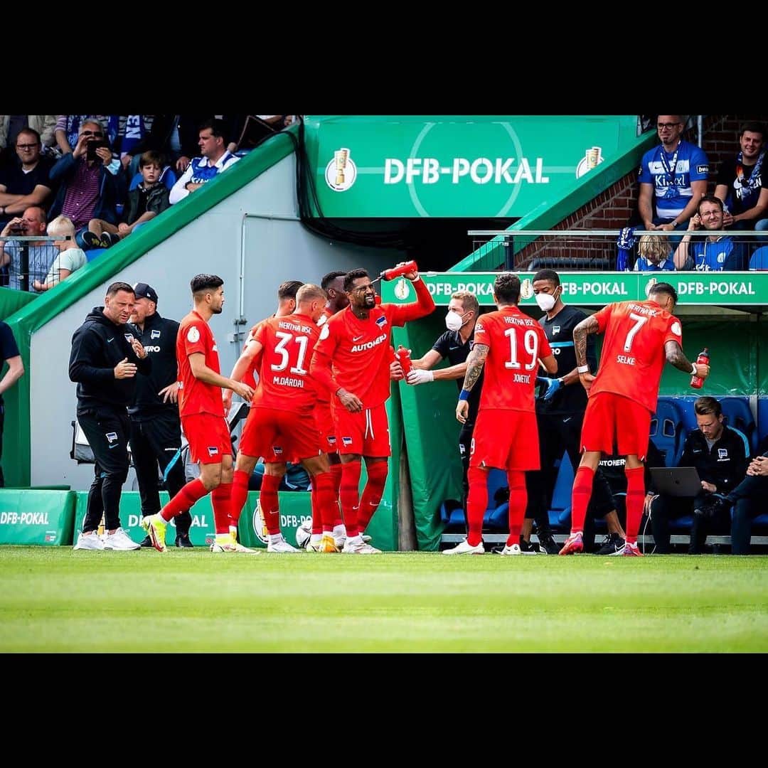 ステヴァン・ヨヴェティッチさんのインスタグラム写真 - (ステヴァン・ヨヴェティッチInstagram)「#SVMeppenHBSC 0-1 💪🏼🔵⚪️ @dfb_pokal @herthabsc #HaHoHe」8月9日 19時19分 - stevanjovetic
