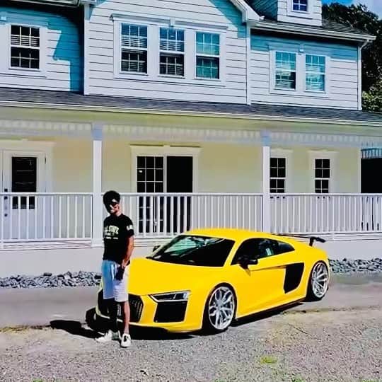 マイケル富岡のインスタグラム：「秘密基地×Audi R8 V10 Plus♡ summer drive行く? #beach #surfing #cruise #actor #actorslife #shooting #audi #audir8v10plus #サーファー #サーファーズハウス #マイケル富岡 #俳優 #タレント #撮影 #generalamericanhome #usa #california #la #losangeles #malibu #surfershouse #beachhouse #garage #love #calstate #秘密基地 #夏 #bridge #drone #droneshun」