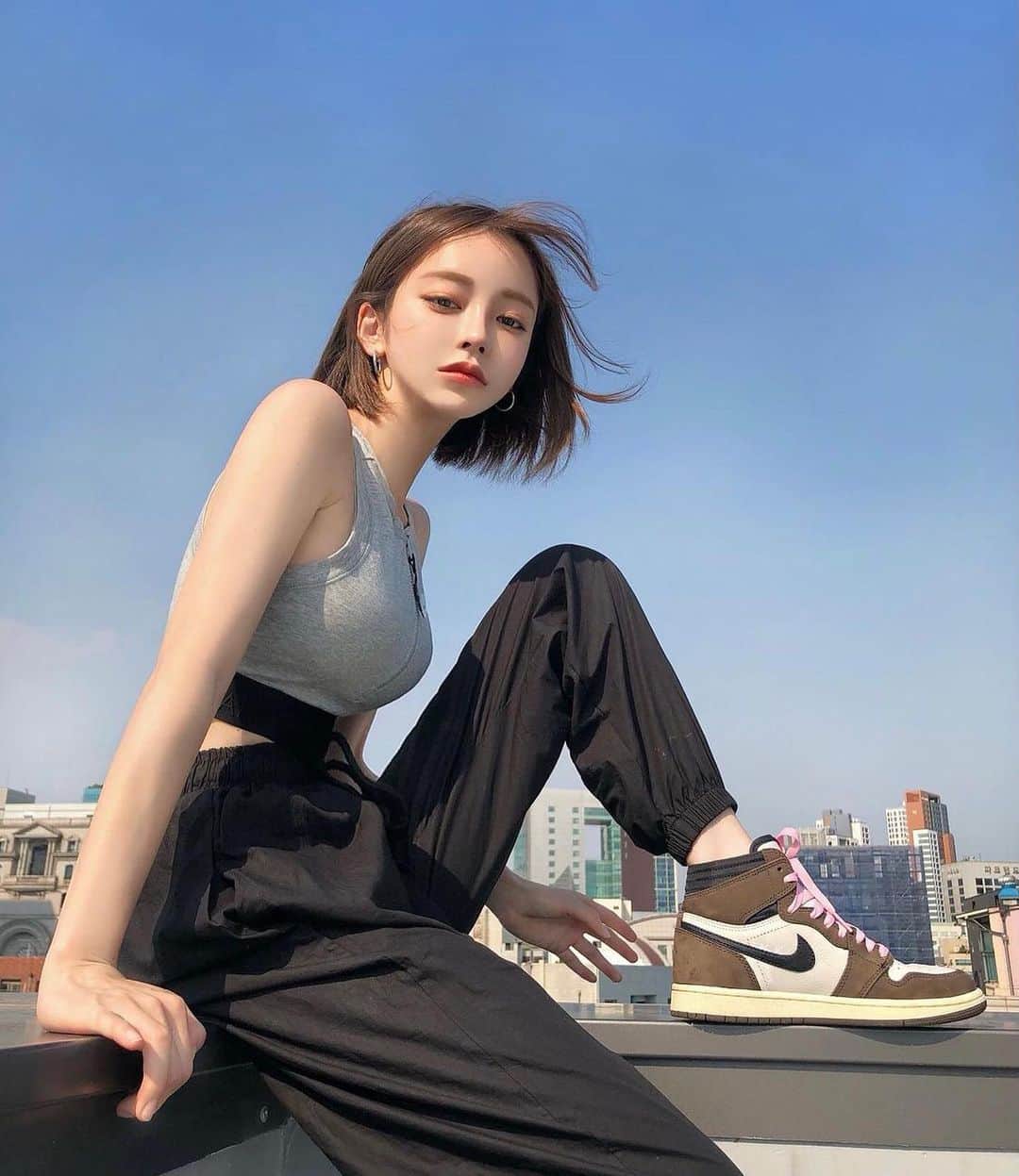 星來のインスタグラム：「国宝級美女 降臨。 #外国人 #国宝級 #美女 #美しい #青空 #nike #いいね返し #インスタ映え #instagood #instalike #f4f #l4l #likeforlikes #likeforfollow #いいねした人全員フォローする #お洒落さんと繋がりたい #美男美女と繋がりたい」