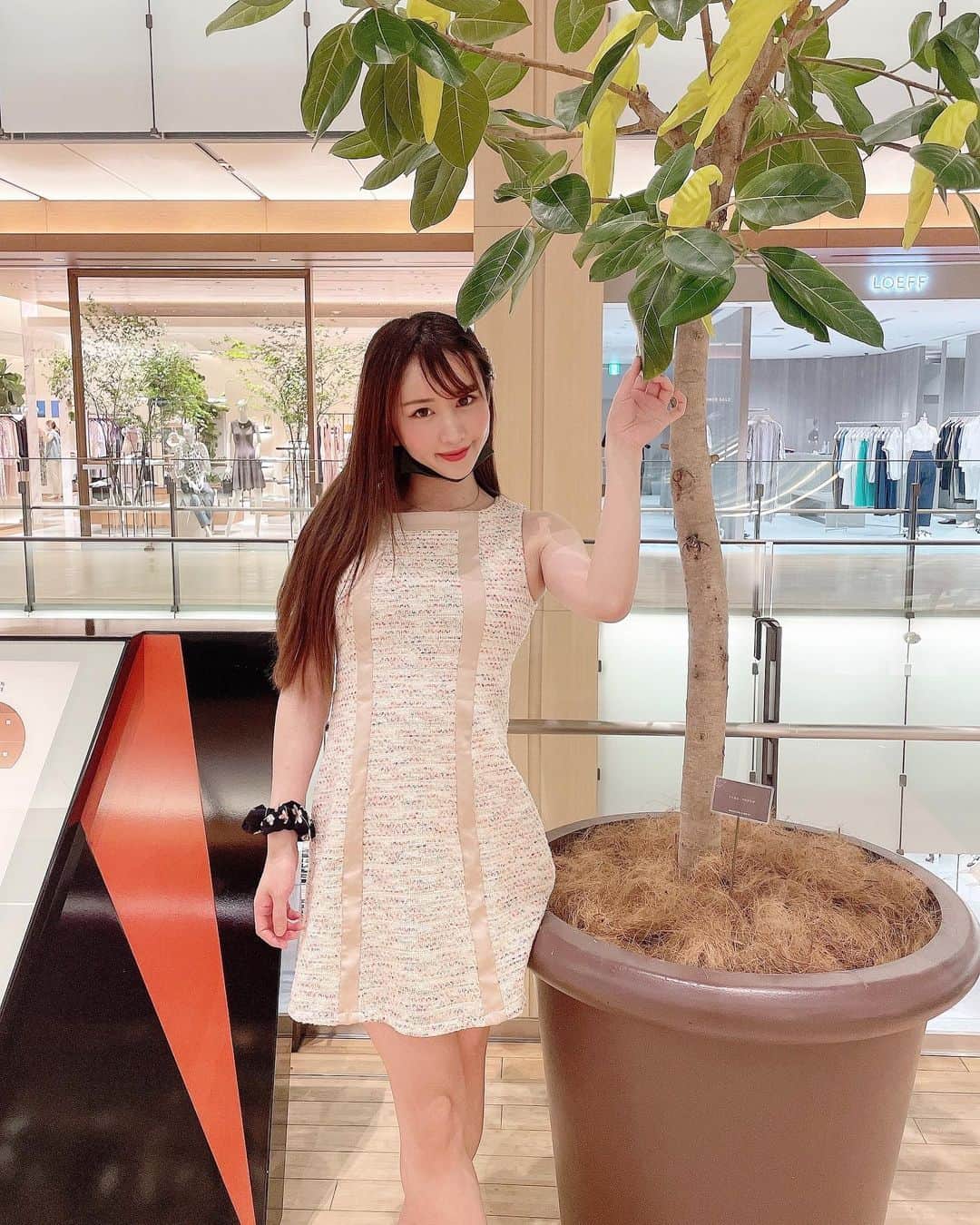 橘芹那のインスタグラム：「🌳🍃🌿  #instagood #instadaily #instaootd #instatokyo #roppongi #fashiongram #lgbt #lgbtq #transgirl #transwoman #model #japanesegirl #me #fyp #fypシ」