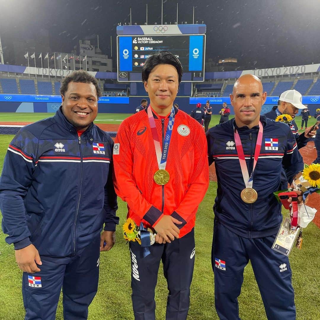 大野雄大さんのインスタグラム写真 - (大野雄大Instagram)「みなさま、野球日本代表の応援本当にありがとうございました。 僕自身は1試合のみの登板となりましたが、その1試合だけでも野球人としてめちゃくちゃいい経験をさせてもらいました。 東京オリンピックの開催、そして金メダルを獲得できたことについて関わってくださった全ての方々に本当に心から感謝しています、ありがとうございました。  シーズン後半戦も頑張ります！ありがとうございました！ #東京オリンピック #侍ジャパン  #金メダル  #田中将大  #坂本勇人  #柳田悠岐  #大野雄大  #栗林良吏  #井端弘和コーチ」8月9日 21時39分 - yudai_ohno