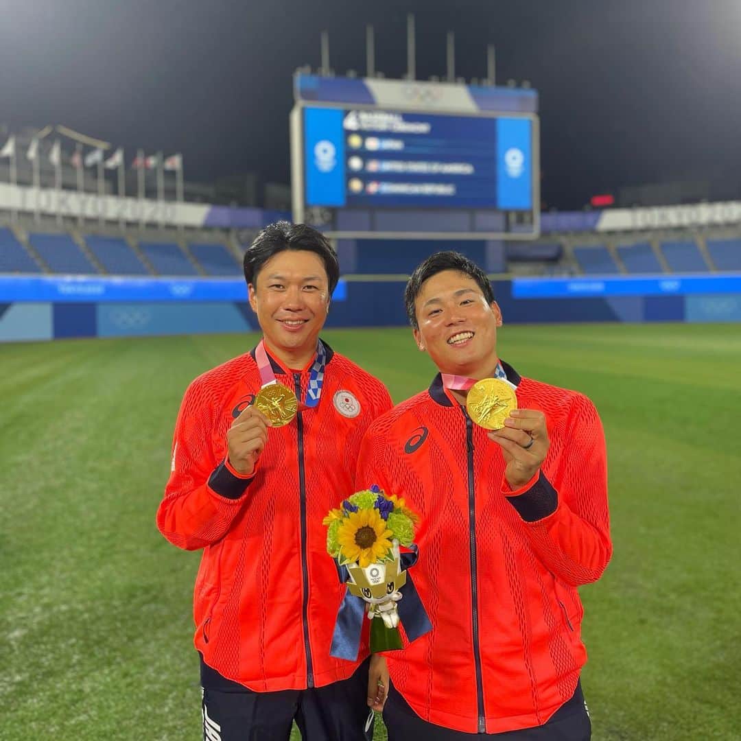 大野雄大さんのインスタグラム写真 - (大野雄大Instagram)「みなさま、野球日本代表の応援本当にありがとうございました。 僕自身は1試合のみの登板となりましたが、その1試合だけでも野球人としてめちゃくちゃいい経験をさせてもらいました。 東京オリンピックの開催、そして金メダルを獲得できたことについて関わってくださった全ての方々に本当に心から感謝しています、ありがとうございました。  シーズン後半戦も頑張ります！ありがとうございました！ #東京オリンピック #侍ジャパン  #金メダル  #田中将大  #坂本勇人  #柳田悠岐  #大野雄大  #栗林良吏  #井端弘和コーチ」8月9日 21時39分 - yudai_ohno
