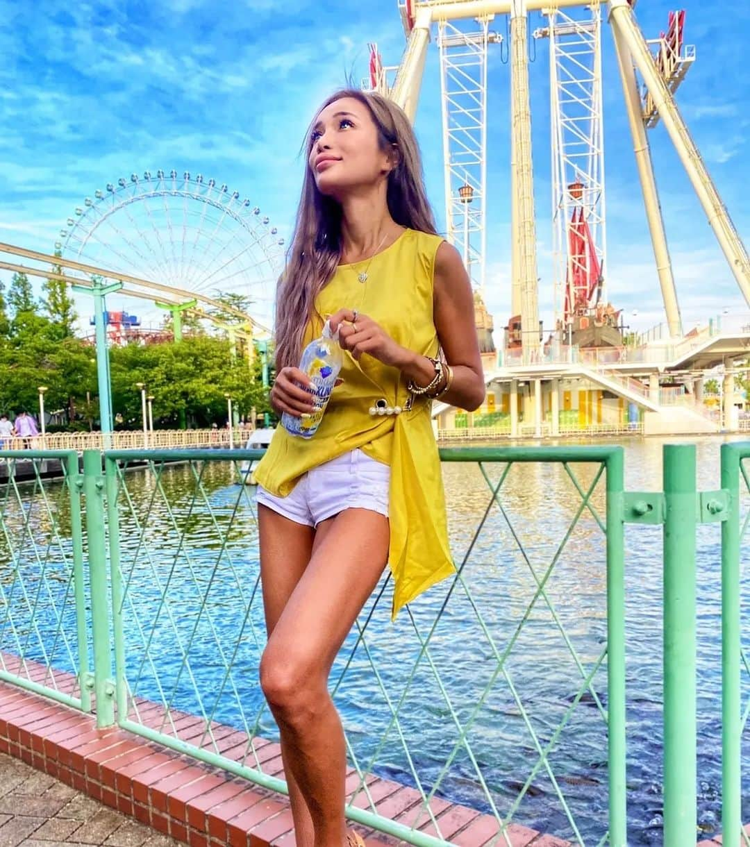 藤木そらさんのインスタグラム写真 - (藤木そらInstagram)「. .I went to Nagashima Spa Land, which has the biggest roller coaster in Japan🙈💕💭 . .名古屋出張のついでにサクッとジェットコースターだけ乗りにナガシマスパーランドに行ってきたょ♥️♥️ . .ナガスパ最高すぎる‼️✨😍まじでジェットコースター系が大好きな人にはたまらない。 . . .ひたすら乗り続ける🤣✨夏のテーマパークは暑いねんな🤣w . .次はナガスパのプールに行きたいな😍💞わくわく☘️☘️ . . .トップス @chouette.no1 . . . . . . . . . . . .#ナガスパ #ナガシマスパーランド #三重旅行  #ナガシマスパーランドジャンボ海水プール  #セレクトショップ #夏服コーデ  #sexyhot  #selectshop #勝手にpr #勝手にコラボ  #飲料水 #旅行好きな人と繋がりたい  #traveltheworld  #travelphoto  #東海オンエア」8月9日 22時30分 - sorafujiki